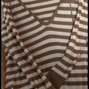 Long sleeve hooded shirt